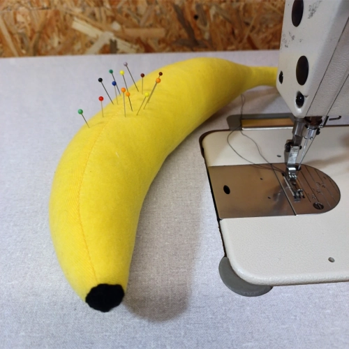 Poduszeczka na szpilki w kształcie bananów